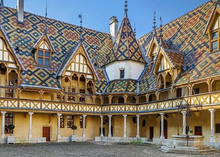 Le Cocon Bleu Confort Et Calme Au Centre Ville Beaune